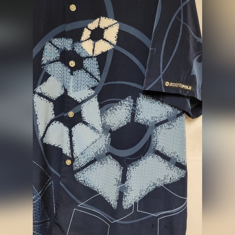 Southpole Shirt XL Button Up Short Sleeve Blue Graphic Design‎